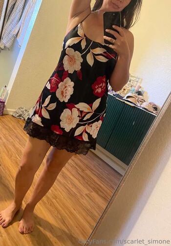 Scarlet Simone