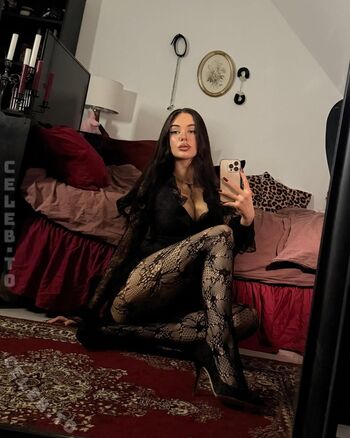 Full leaked Scarlettzofi private photo