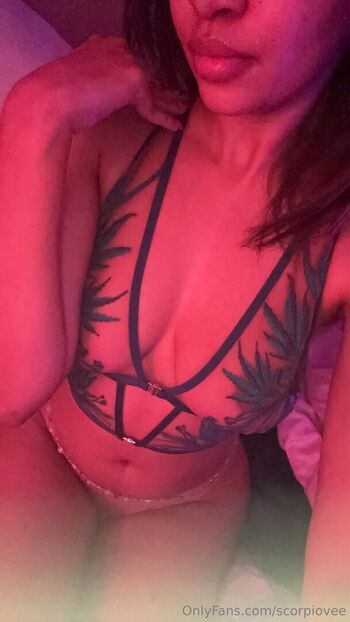 Full leaked Scorpiovee page private photo