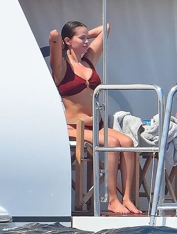 Full leaked Selena gomez  page private photo