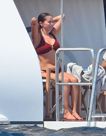 Full leaked Selena gomez private photo