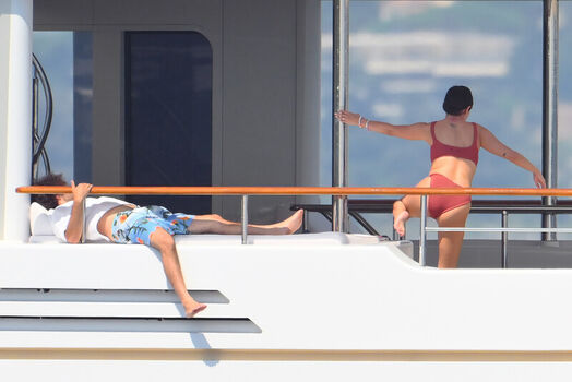 Full leaked Selena gomez private photo