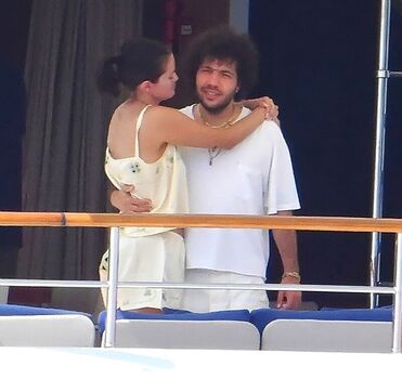 Full leaked Selena gomez private photo