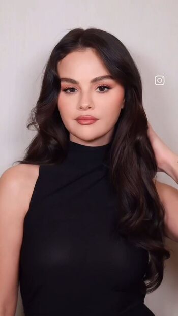 Full leaked Selena gomez private photo
