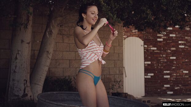 Full leaked Selena stone private photo