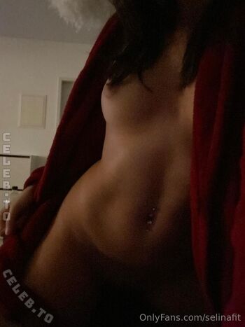 Full leaked Selinafit private photo