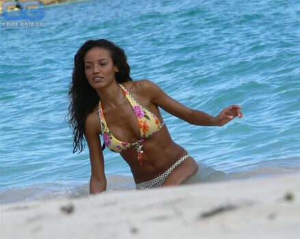Full leaked Selita ebanks private photo