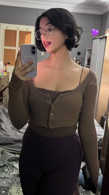 Full leaked Senadeska private photo