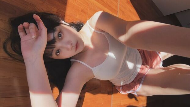 Full leaked Senyeyezi private photo