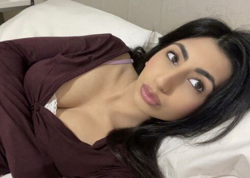 Full leaked Servesyra private photo