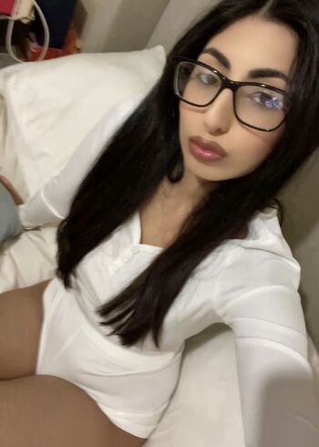 Full leaked Servesyra private photo