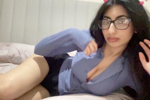 Full leaked Servesyra private photo