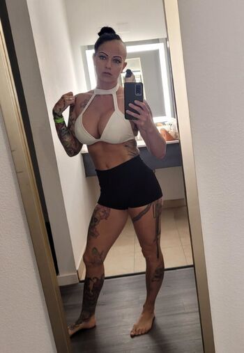Full leaked Sexy workout babe page private photo