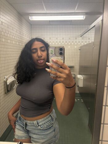 Full leaked Sexybaefrr private photo