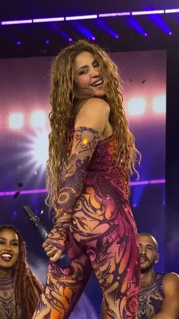 Full leaked Shakira  page private photo