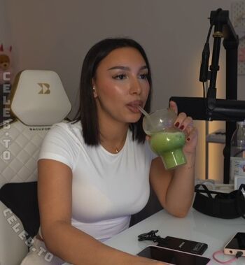 Full leaked Shakiravv private photo