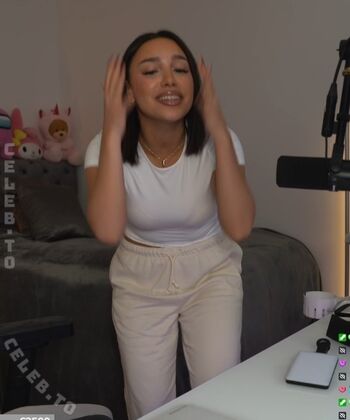 Full leaked Shakiravv private photo