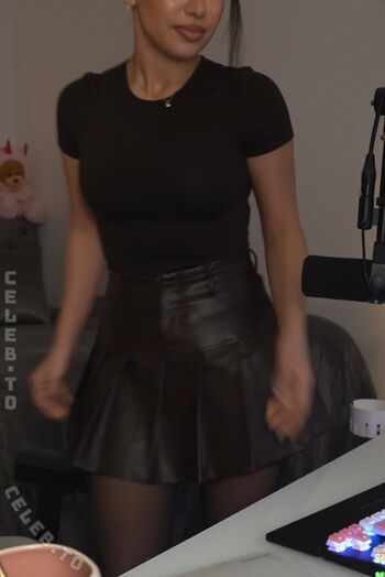Full leaked Shakiravv private photo