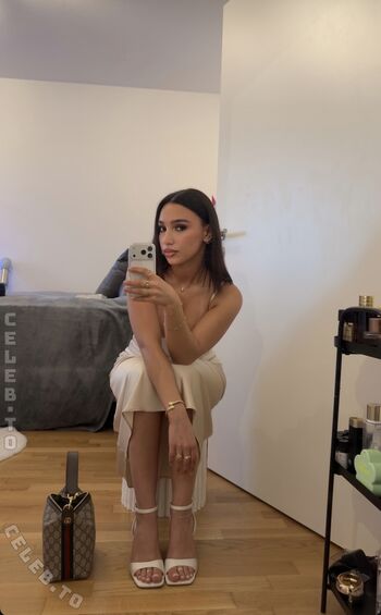 Full leaked Shakiravv private photo