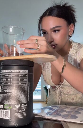 Full leaked Shakiravv private photo