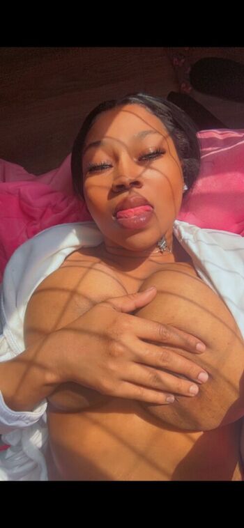 Full leaked Shaneese private photo