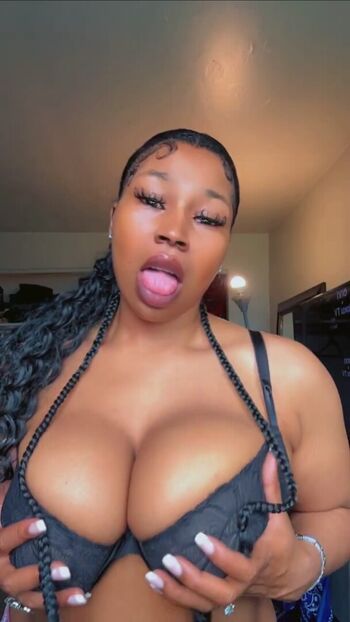 Full leaked Shaneese private photo