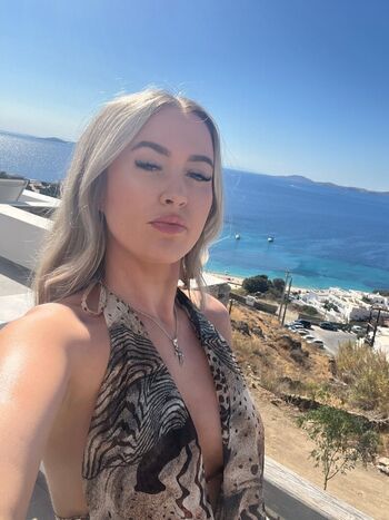 Full leaked Shaunagames private photo