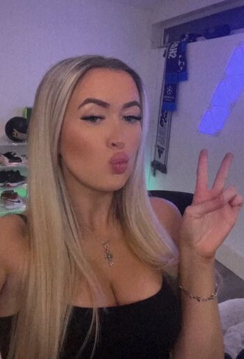Full leaked Shaunagames private photo