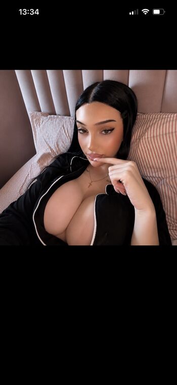 Full leaked Shawtyluvslee private photo