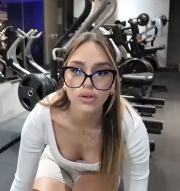 Full leaked Sherine berry private photo