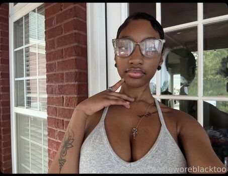 Full leaked Sheworeblacktoo private photo