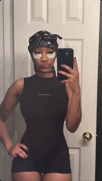 Full leaked Sheworeblacktoo private photo