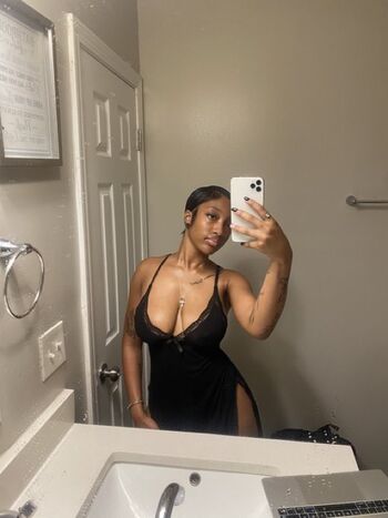 Full leaked Sheworeblacktoo private photo