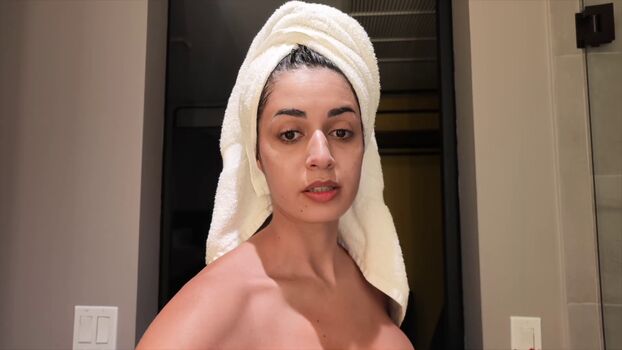 Full leaked Shirin azami page private photo