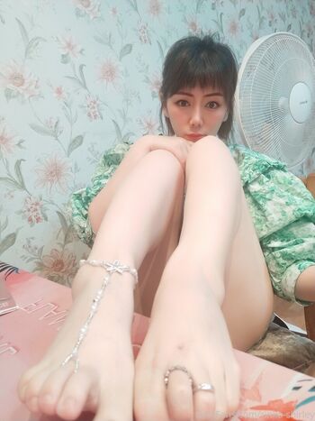 shirley_pinksoles