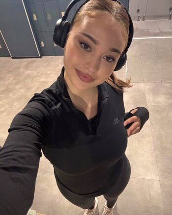 Full leaked Shirooai page private photo