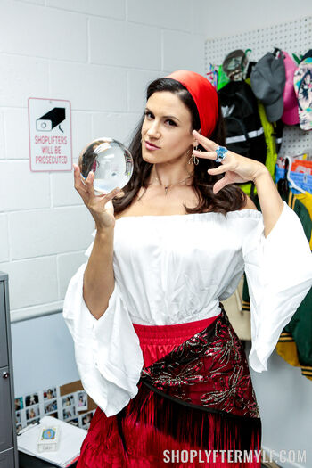 Full leaked Shoplyfter private photo