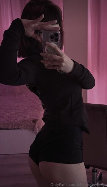 Full leaked Shymoonwaify page private photo