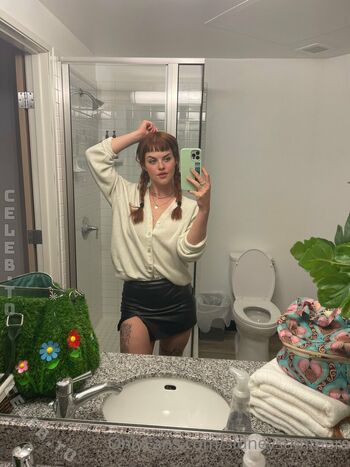 Full leaked Sidney summers page private photo