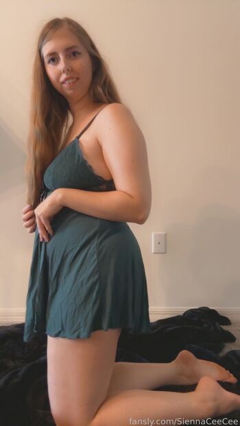 Full leaked Siennaceecee private photo