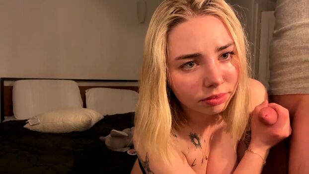 Full leaked Siennafox private photo
