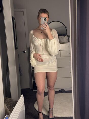 Full leaked Siennamonroe private photo