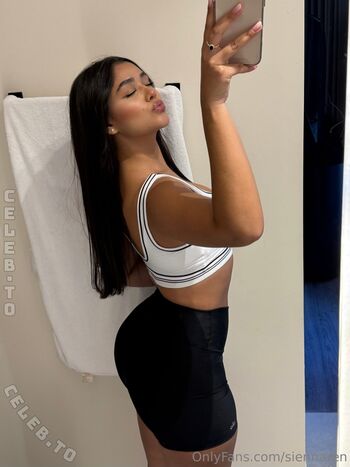 Full leaked Siennaren private photo