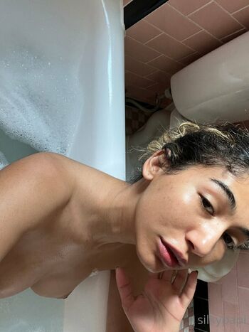 Full leaked Silkypapi page private photo
