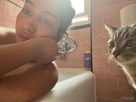 Full leaked Silkypapi page private photo
