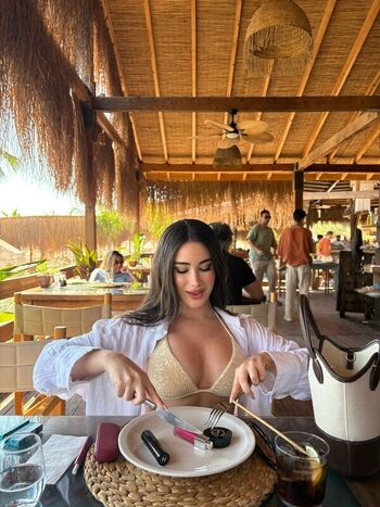 Full leaked Simayyeceee private photo