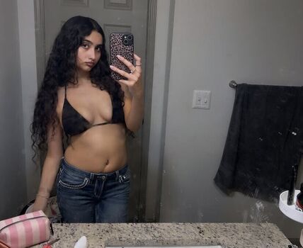 Full leaked Simmarss private photo
