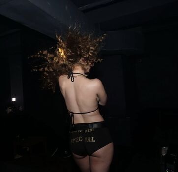 Full leaked Simonealysia private photo