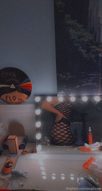 Full leaked Simpfucker private photo