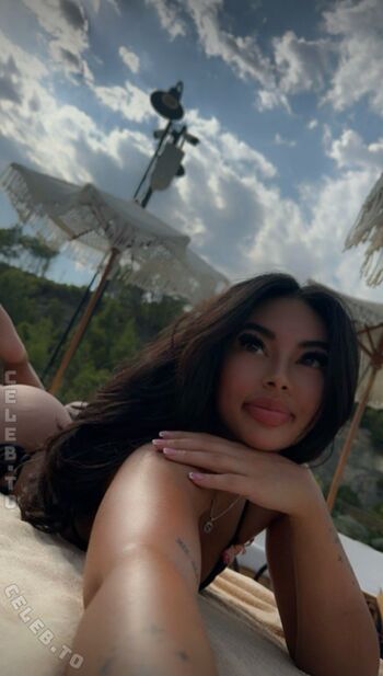 Full leaked Simplyvanessa private photo